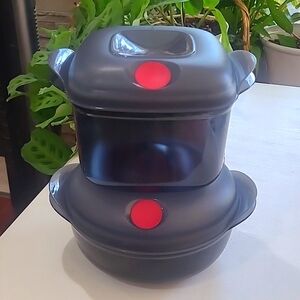 Tupperware vented microwaveable cookware